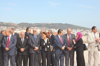 Tarek Cherif, au 2e rang, derrière Abdellatif Abid, ministre de l'Education.