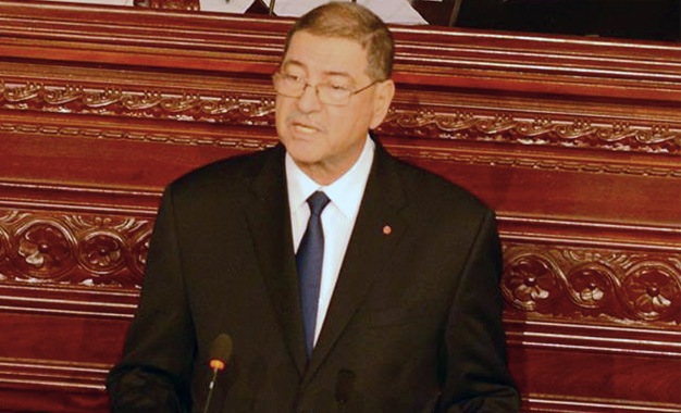 Habib-Essid-au-parlement