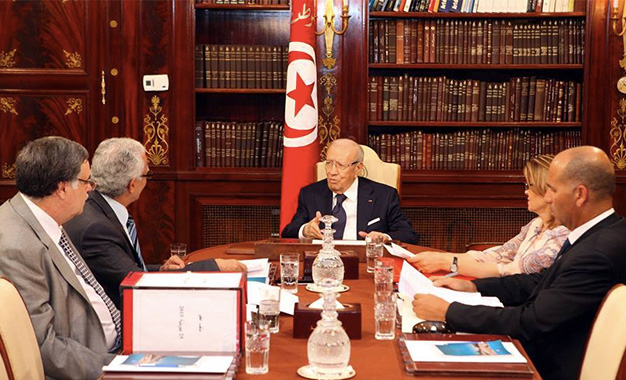 Caid-Essebsi-et-la-commission-des-graces