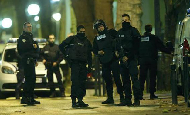 paris assault police