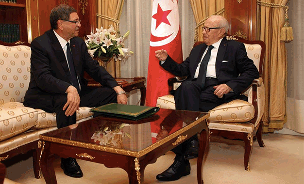 Habib-Essid-chez-Caid-Essebsi