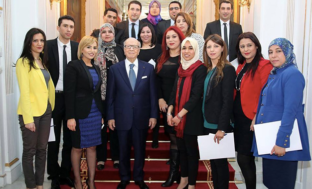 Beji-Caid-Essebsi-et-jeunes-députés