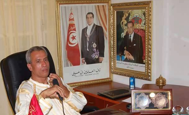 Charlatan Boumhal dans son bureau