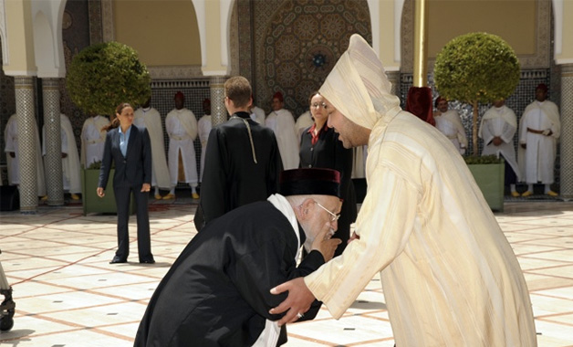 Le-grand-rabbin-du-Maroc-Aharon-Monsonego-et-le-Roi-du-Maroc