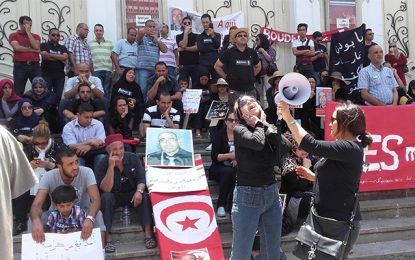 Rassemblement à Tunis à la mémoire du prof qui s’est immolé à Sfax