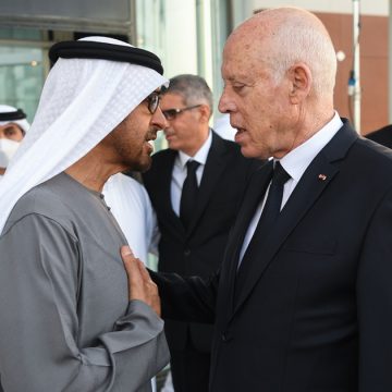 بعد أدائه واجب العزاء في وفاة رئيس دولة الامارات، الرئيس سعيد يعود إلى أرض الوطن