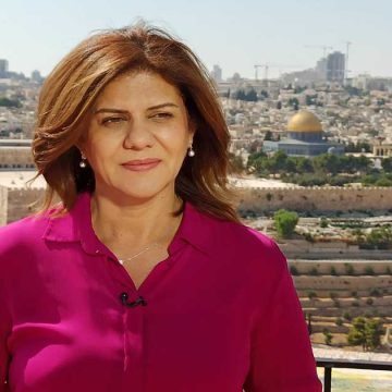 اليوم..استشهاد الصحفية الفلسطينية شيرين أبو عاقلة برصاص الجيش الإسرائيلي