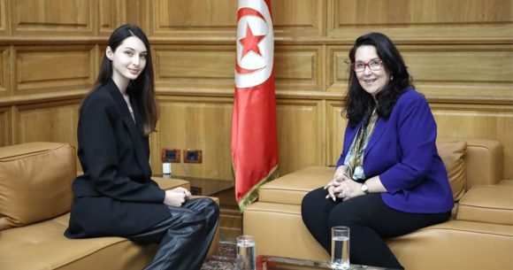 عارضة الأزياء التونسية العالمية مريم بوقديدة في صيافة وزيرة الثقافة