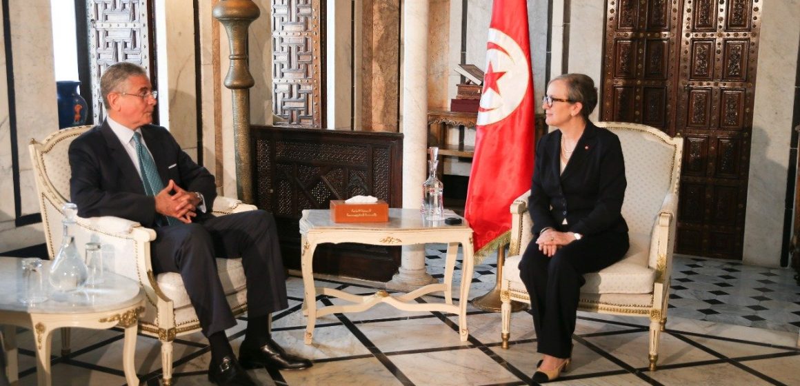 على هامش منتدى تونس للاستثمار، رئيسة الحكومة تستقبل وفدا عن البنك الدولي والمؤسسة المالية الدولية