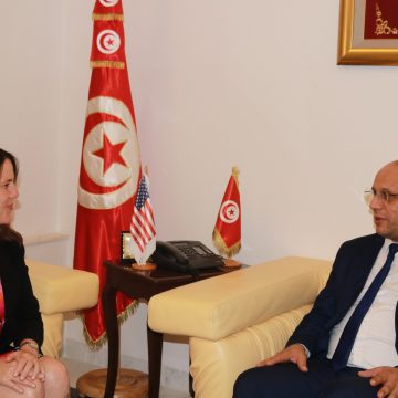 القائمة بأعمال السفارة الأمريكية تدعو تونس إلى القيام بالإصلاحات الضرورية منها الدعم الموجّه حتى تتجاوز صعوبات المرحلة