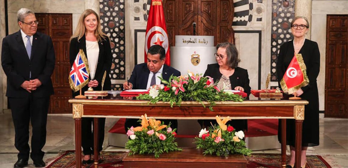 توقيع مذكرة تفاهم بين تونس و بريطانيا في مجال الطاقة المستدامة