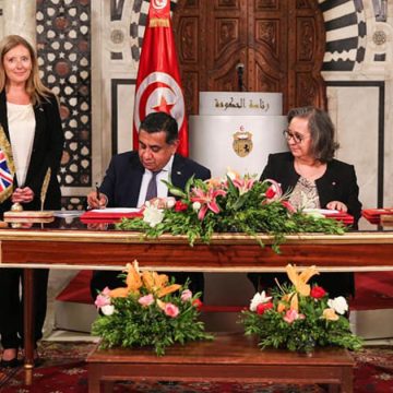 توقيع مذكرة تفاهم بين تونس و بريطانيا في مجال الطاقة المستدامة