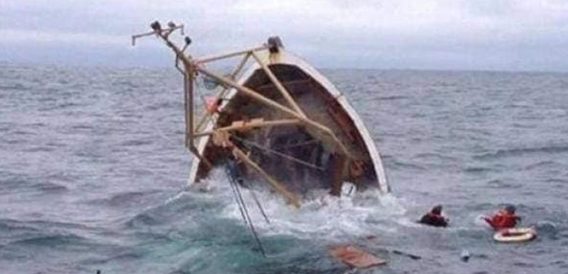 الحرس البحري التونسي يعلن عن وفاة ميكانيكي بعد غرق مركب قرب بني خيار