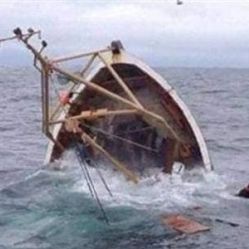 الحرس البحري التونسي يعلن عن وفاة ميكانيكي بعد غرق مركب قرب بني خيار