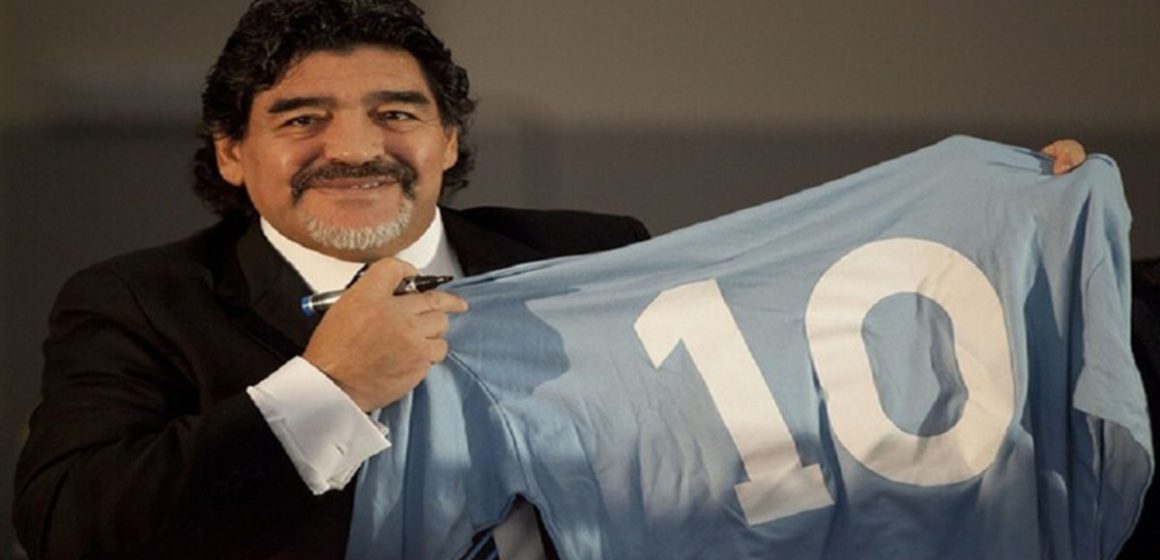 وفاة أسطورة كرة القدم مارادونا: محاكمة 8 من الطاقم الطبي بتهمة “القتل غير العمد”