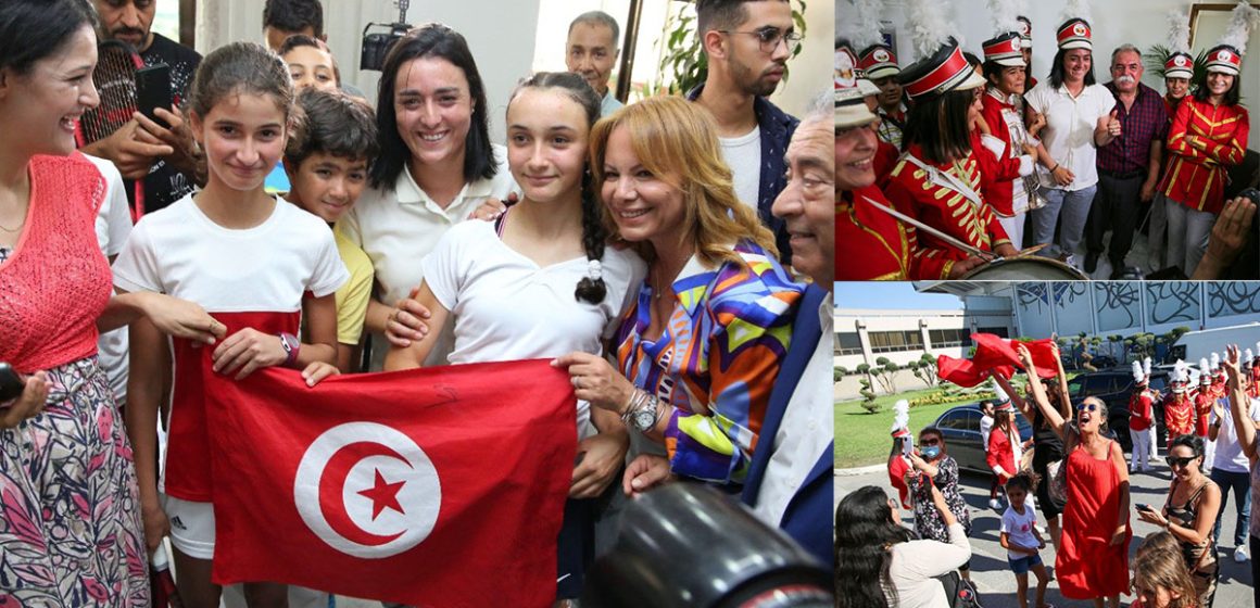 وزارة الشباب و الرياضة تنشر ألبوم صور تم التقاطها عند استقبال أنس جابر بطلة تونس للتنس بمطار تونس قرطاج