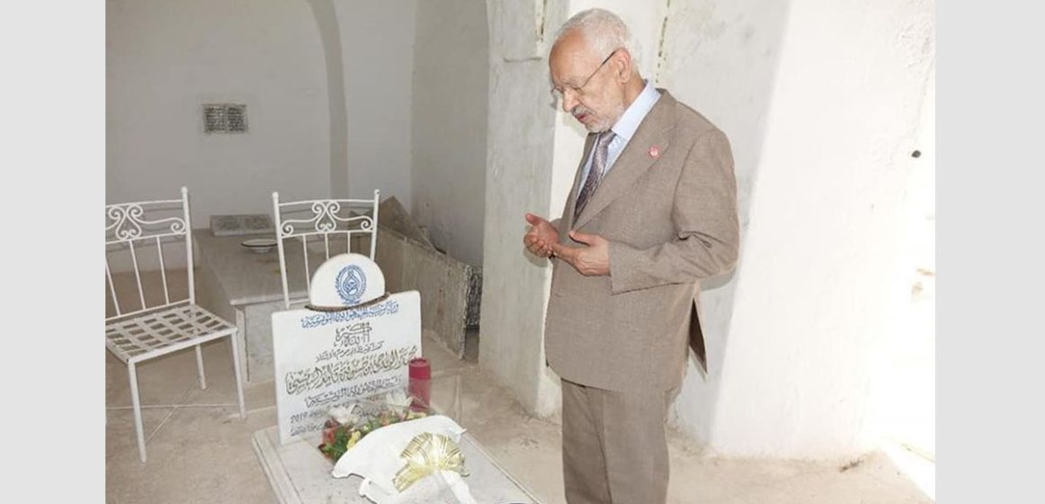 بعد 3 سنوات على رحيله، الغنوشي في مقبرة الزلاج يتلو الفاتحة على روح رئيس الجمهورية الباجي قائد السبسي