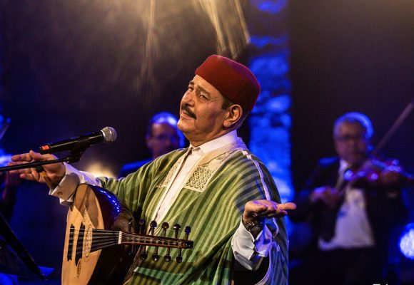 لطفي بوشناق في سهرة لا تنسى على ركح مهرجان الحمامات الدولي (صور+ فيديو)