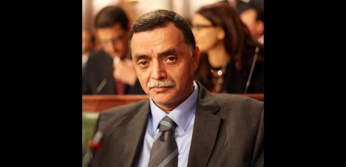 الخطوط التونسية تنعى شهاب بن أحمد، وزير النقل الأسبق
