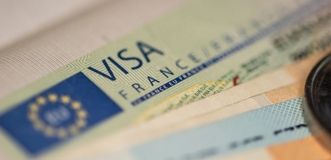 بعد صدور بلاغ الداخلية، سفارة تونس بفرنسا تؤكد الرجوع بصفة فورية إلى النسق العادي لتسليم التأشيرات