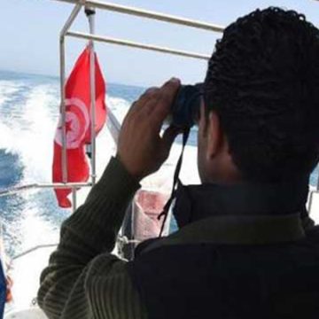 بالتزامن مع عمليات البحث عن المفقودين بجرجيس: الحرس البحري يٌحبط عملية “حرقة” لتونسيين (فيديو)