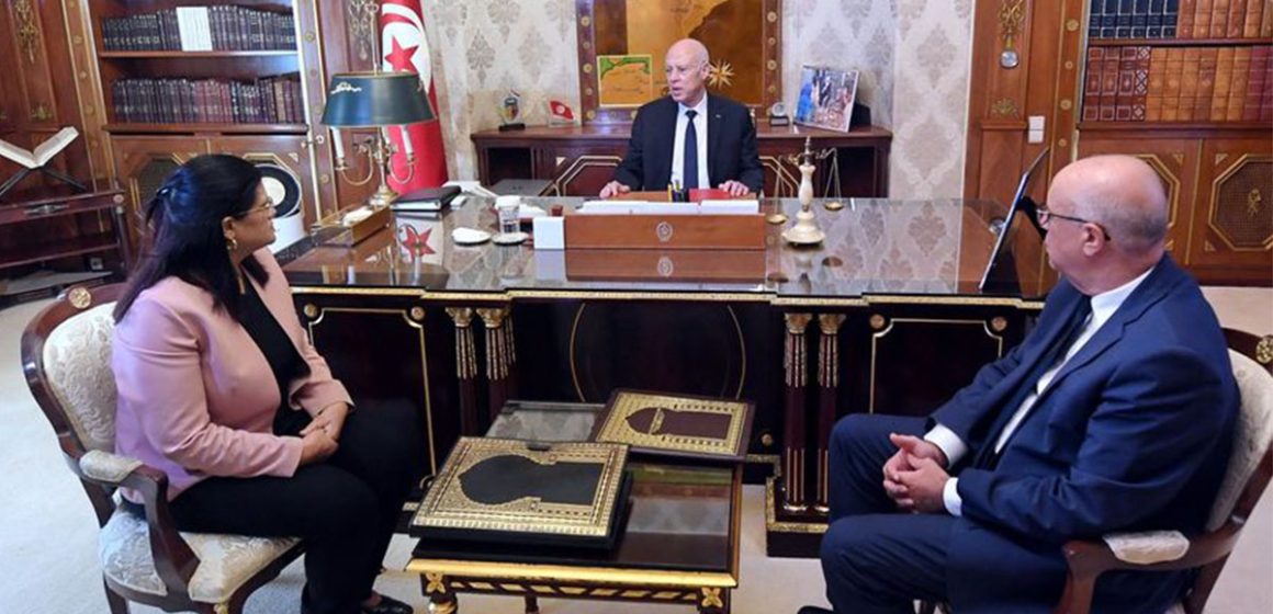 الرئيس يتباحث مع بوغديري نمصية و مروان العباسي حول نتائج جرد و ضبط وضعية القروض و الهبات لفائدة الدولة