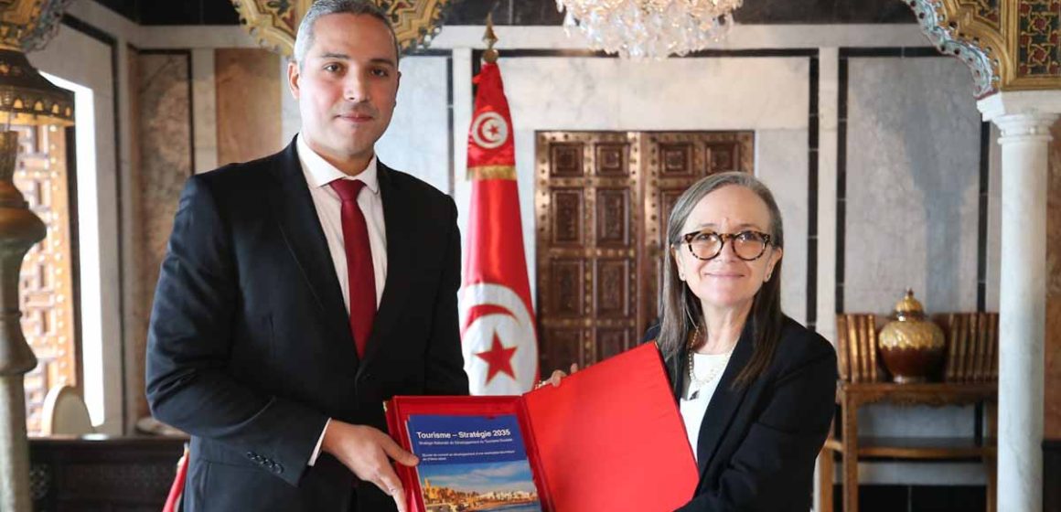 الرؤية الاستراتيجية الوطنية للسياحة التونسية في أفق سنة 2035 محور لقاء رئيسة الحكومة بوزير السياحة (فيديو)
