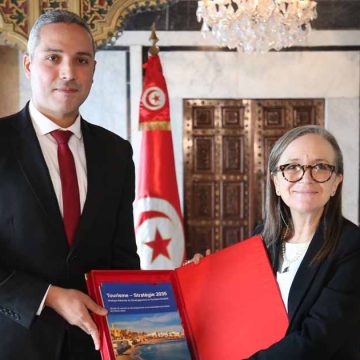 الرؤية الاستراتيجية الوطنية للسياحة التونسية في أفق سنة 2035 محور لقاء رئيسة الحكومة بوزير السياحة (فيديو)