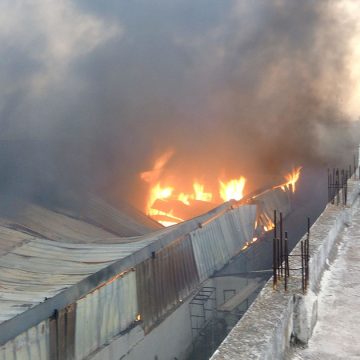 منوبة: حريق يأتي على مصنع للأثاث بدوار هيشر، و الحماية المدنية تجتهد  لإخماده