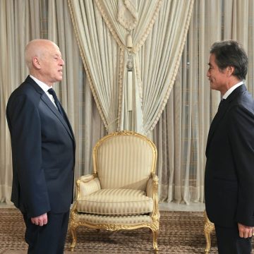 الرئيس يستقبل سفير اليابان بتونس بمناسبة انتهاء مهامه