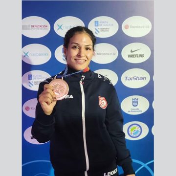 اسبانيا: سارة الحامدي تفوز بالميدالية البرونزية في بطولة العالم للمصارعة
