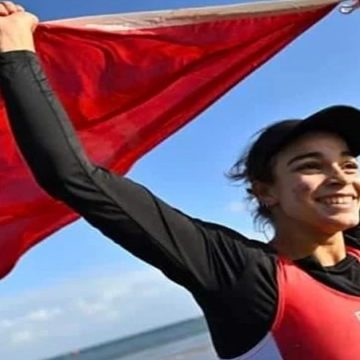 التونسية هالة بالحاج محمد تحصد الميدالية الذهبية في  بطولة العالم للتجديف الشاطئي ببريطانيا (فيديو)
