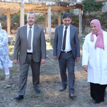 وزير الصحة في زيارة ميدانية لموقع مشروع بناء مركز تصفية الدم بعين دراهم (صور)
