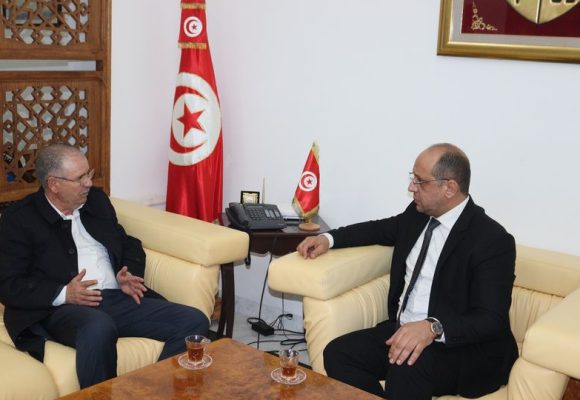 وزير الشؤون الاجتماعية يتناقش مع الأمين العام للاتحاد العام التونسي للشغل حول حزمة من الملفات