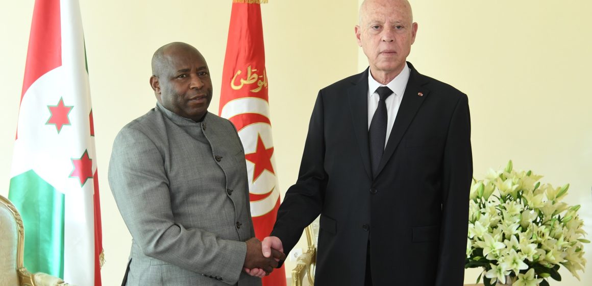 على هامش القمة الفرنكفونية بجربة: الرئيس يستقبل رئيس جمهورية بوروندي