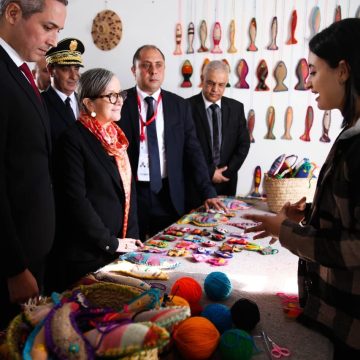 رئيسة الحكومة تزور القرية الحرفية للصناعات التقليدية بجربة