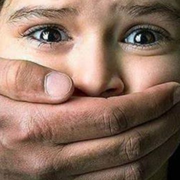 اب يتحرش جنسيا بإبنته القاصر منذ 7 سنوات ..وزارة المرأة والطفولة على الخط (بلاغ)