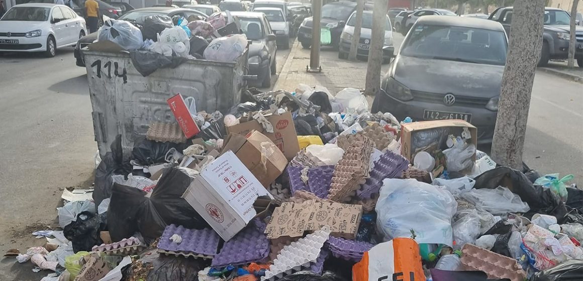 تراكم النفايات بصفة كارثية، الفرع الجهوي للمحامين بصفاقس يحمل المسؤولية للسلط المعنية (بيان)