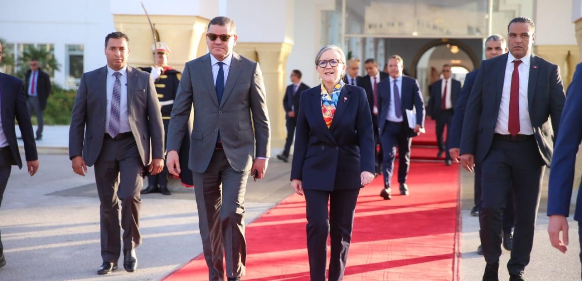 في نهاية زيارة قام بها إلى تونس بدعوة من الرئيس سعيد، بودن تودع الدبيبة، رئيس حكومة الوحدة الوطنية (صور)