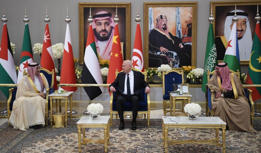 وصول رئيس الجمهورية قيس سعيد إلى الرياض للمشاركة في القمة العربية الصينية الأولى (صور)