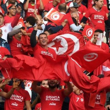 الجمهور يمثل نقطة الضوء الوحيدة في كرة القدم في تونس