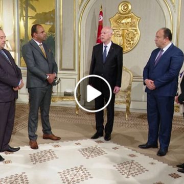 بعد تأخير لأشهر، أعضاء اللجنة الوطنية للصلح الجزائي يؤدون اليمين في موكب أشرف عليه الرئيس سعيد (فيديو)