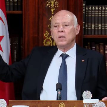 آمنة الرميلي: أرجو من الرئيس أن يخاطب التونسيين بكل هدوء و أن لا يصرخ