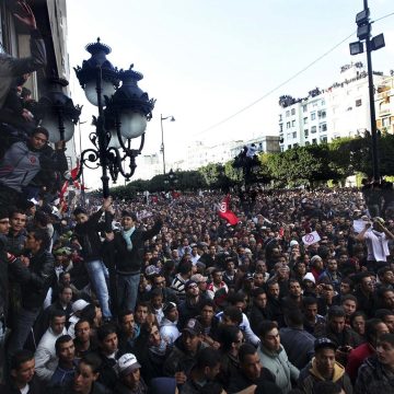 في ليلة احياء الذكرى 14 للثورة التونسية، آماني بولعراس تحكي “ليلة 14″… تتفكروها ….”