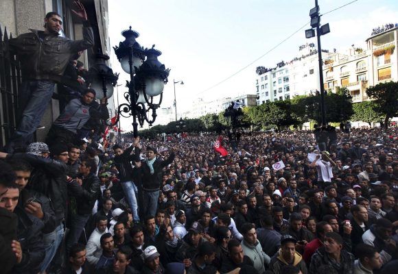 في ليلة احياء الذكرى 14 للثورة التونسية، آماني بولعراس تحكي “ليلة 14″… تتفكروها ….”