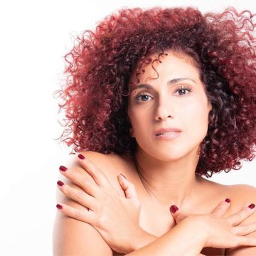 الممثلة نجوى زهير تعير وجهها لعلامة تجميل تونسية طبيعية