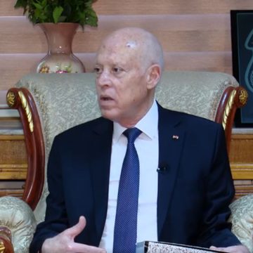 الرئيس سعيد من ثكنة الحرس بالعوينة: أقولها للشعب التونسي و للعالم أننا نخوض معركة تحرير وطني (فيديو)