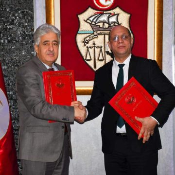 إمضاء اتفاقية بين وزارتي الشؤون الاجتماعية و الدفاع لإحداث وحدة لتخزين الادوية بالمستشفى العسكري بقابس