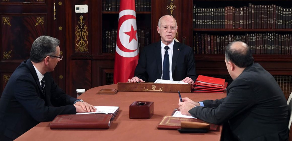تونس : هل يصبح دعاة الديموقراطية انقلابيين أو فاسدين ؟ !