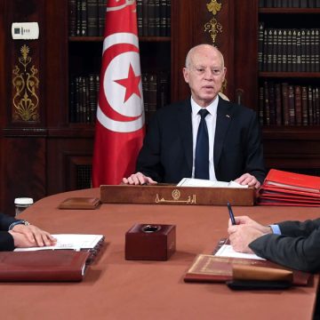 تونس : هل يصبح دعاة الديموقراطية انقلابيين أو فاسدين ؟ !